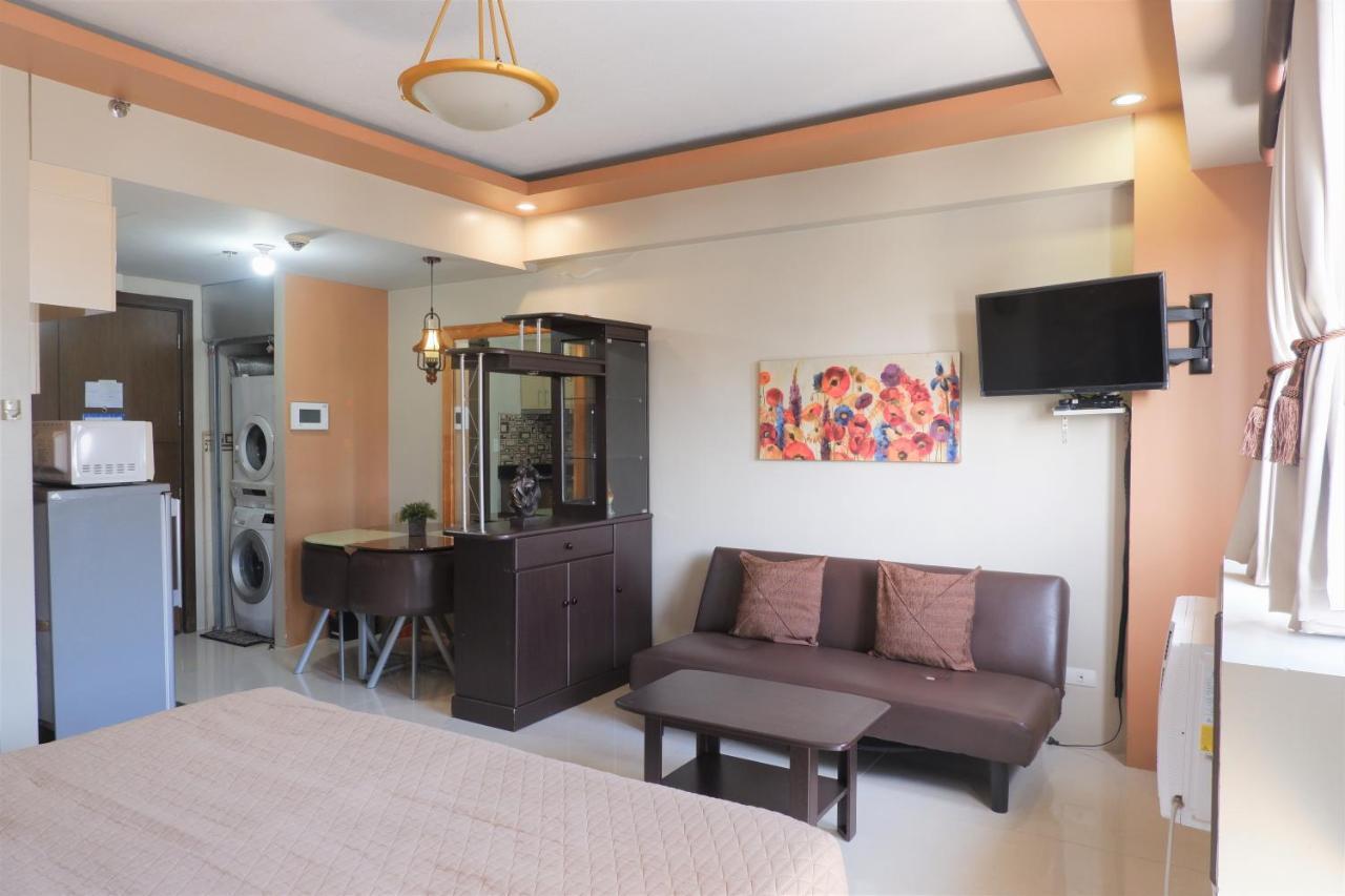One Palm Tree Villas Manila Exteriör bild