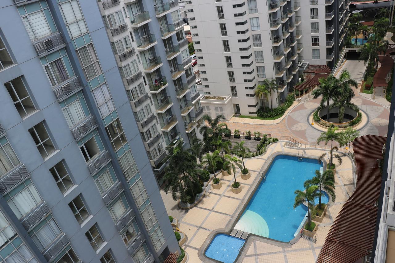 One Palm Tree Villas Manila Exteriör bild