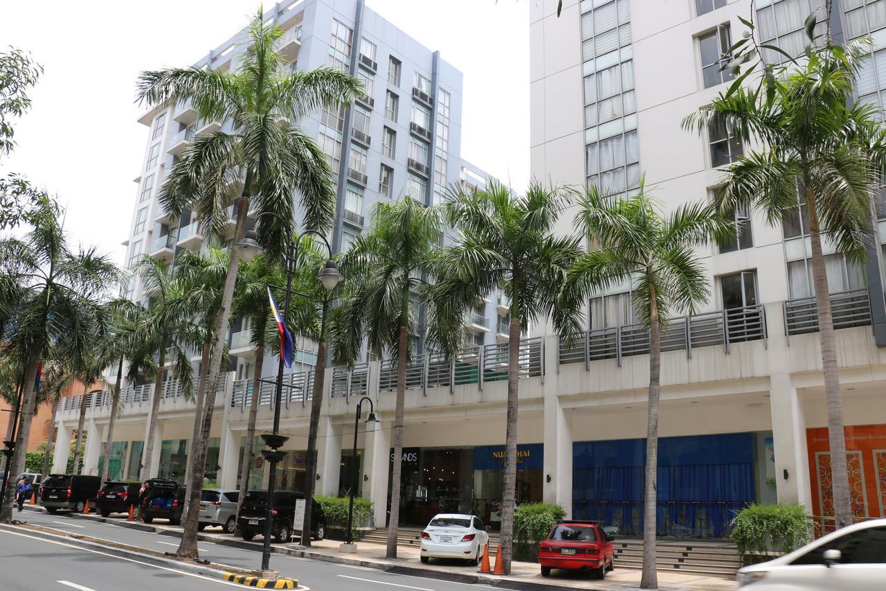 One Palm Tree Villas Manila Exteriör bild