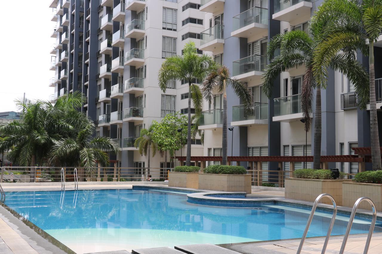 One Palm Tree Villas Manila Exteriör bild